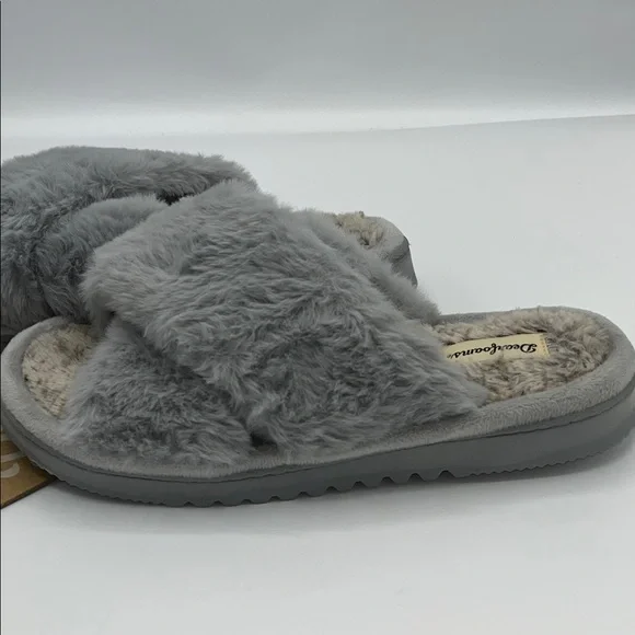 Dearfoams Soft Gray Plush Slippers - Picture 4 of 7